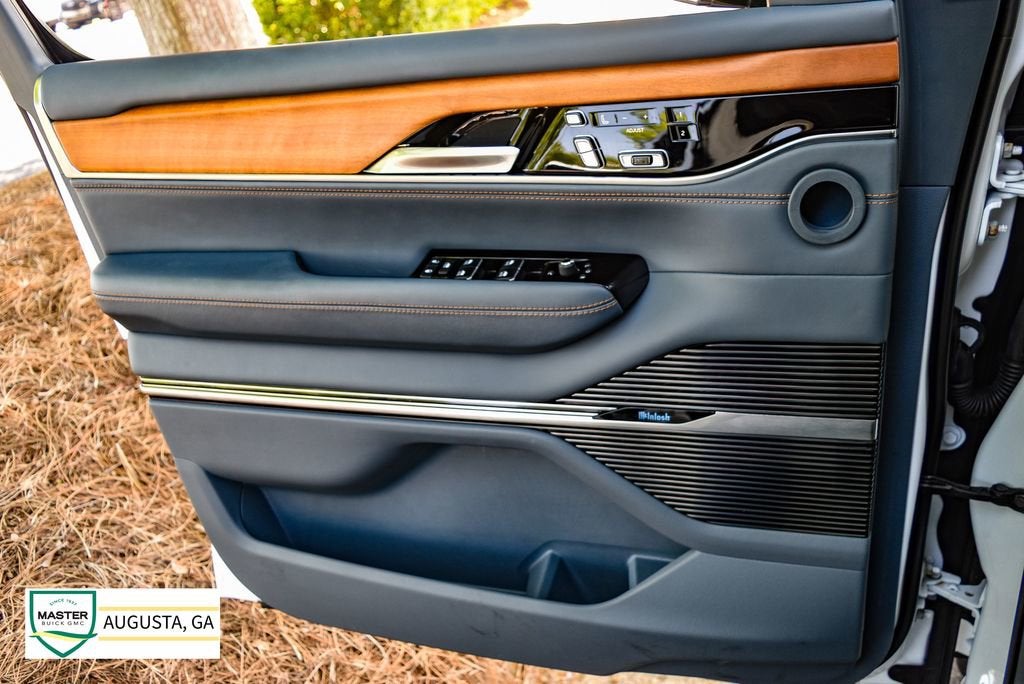 2022 Jeep Grand Wagoneer Series III