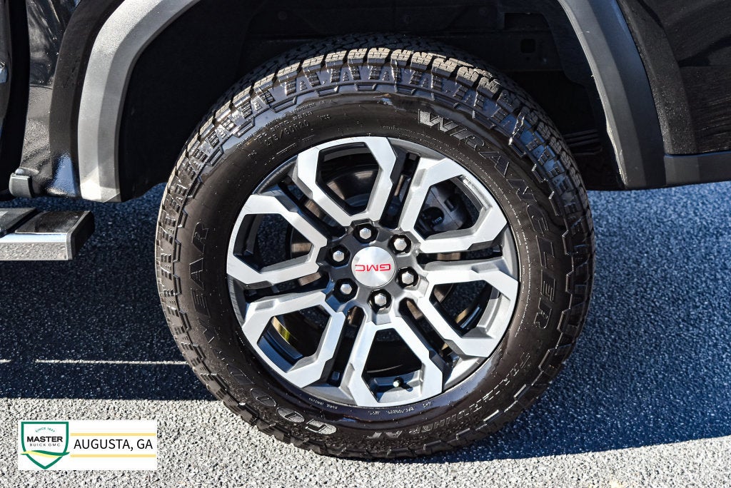 2023 GMC Canyon 4WD AT4