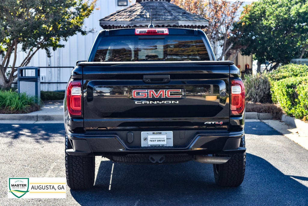 2023 GMC Canyon 4WD AT4