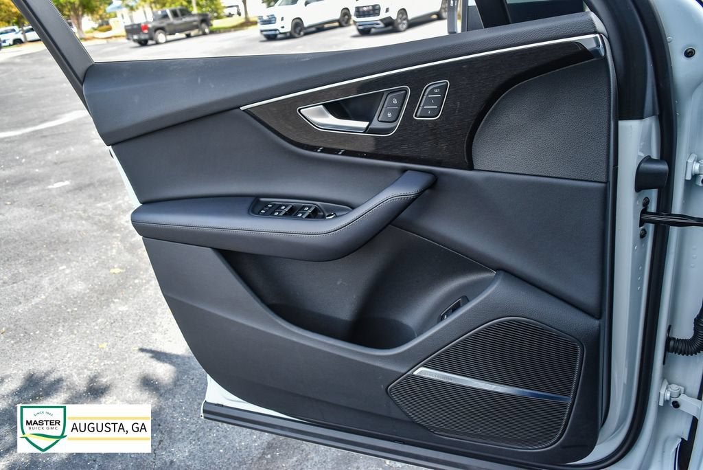 2024 Audi Q7 Premium Plus