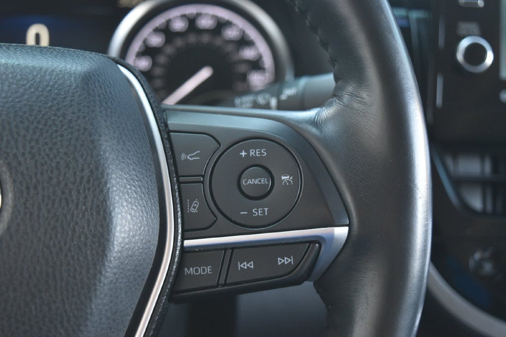 2021 Toyota Camry Hybrid XLE