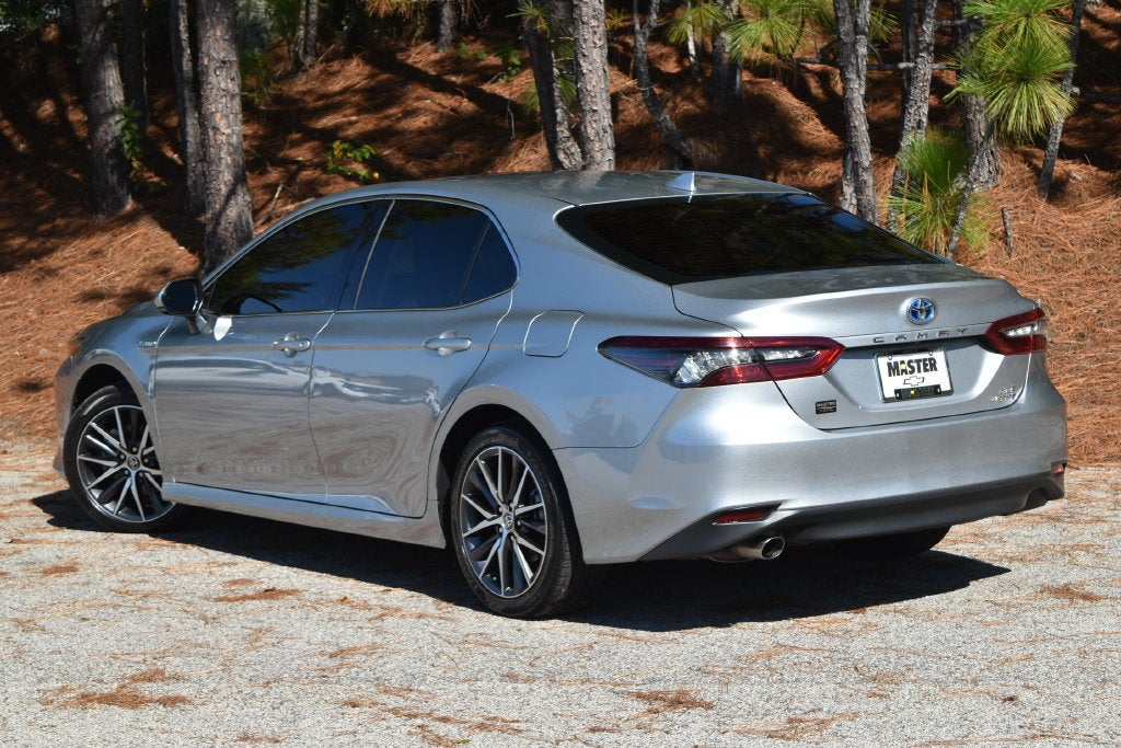 2021 Toyota Camry Hybrid XLE