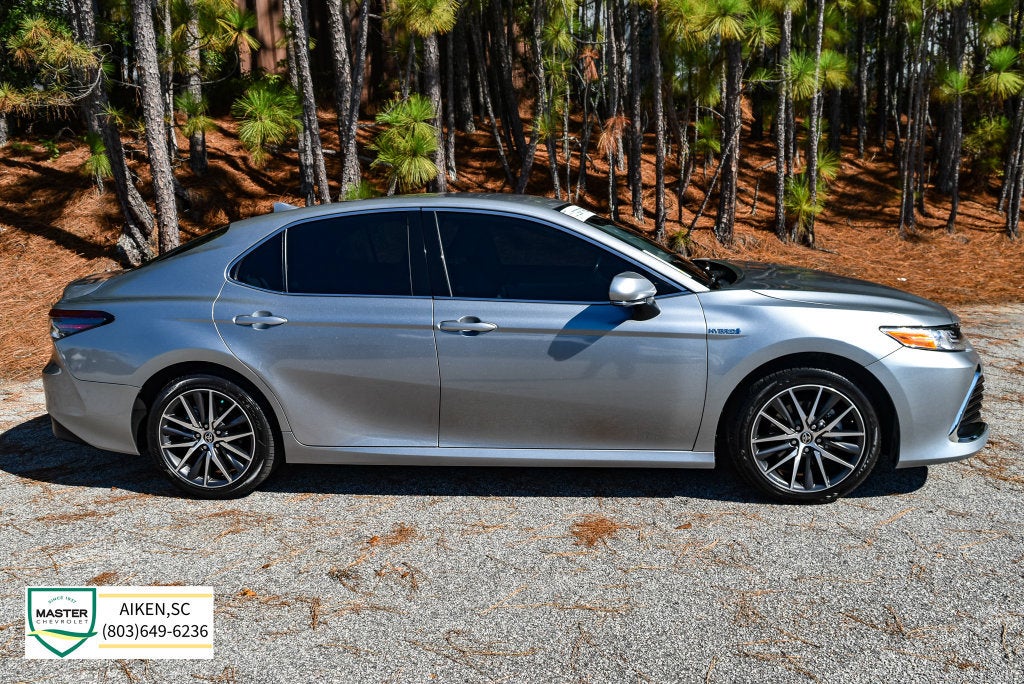 2021 Toyota Camry Hybrid XLE
