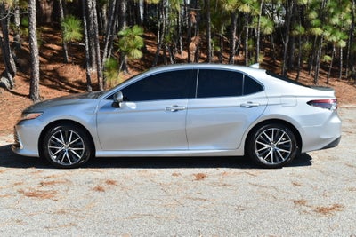 2021 Toyota Camry Hybrid XLE