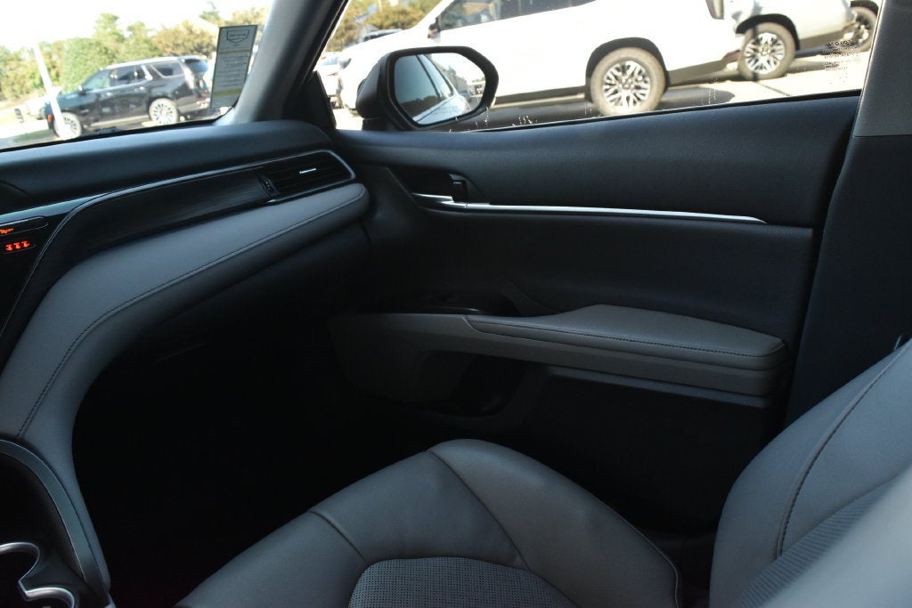 2021 Toyota Camry Hybrid XLE