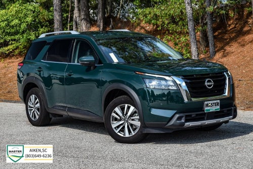 2025 Nissan Pathfinder SL