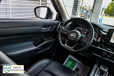 2025 Nissan Pathfinder SL