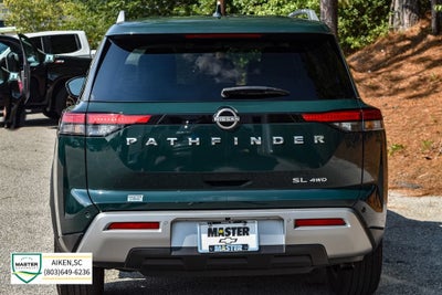 2025 Nissan Pathfinder SL